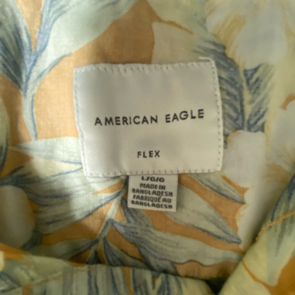 American Eagle Outfitters Men's‎ Beige and Blue Floral Shirt - Picture 2 of 3